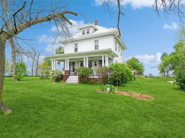 6996 F Hwy W #36, Newton, IA 50208