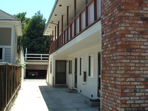 2nd image of 571 S 7th St #5