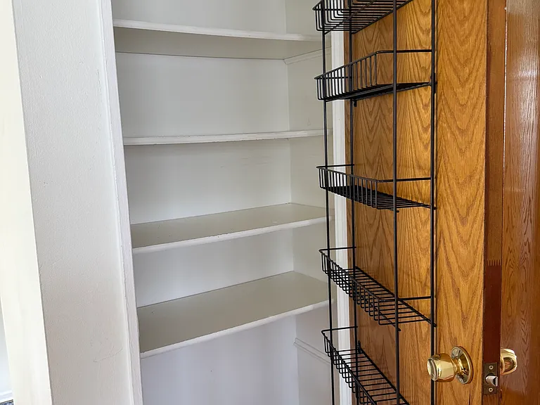 212 Valerie Ct — Photo 12