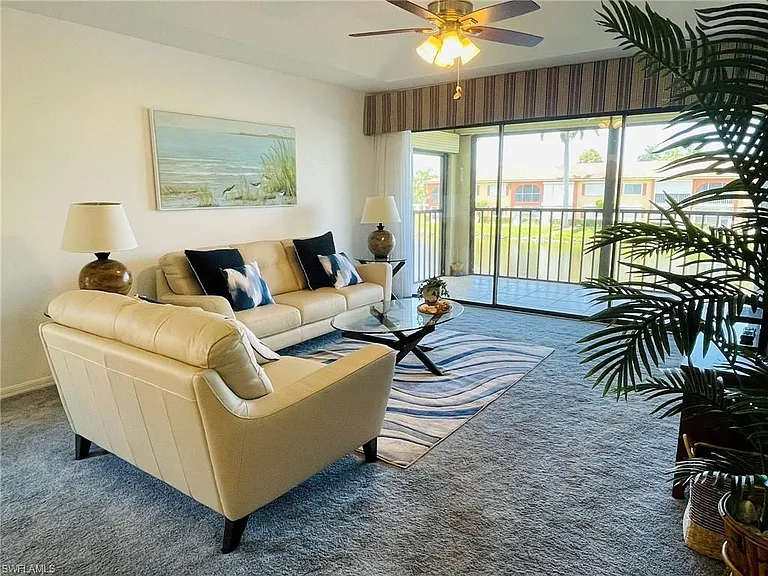 4410 Chantelle Dr #201H — Photo 2