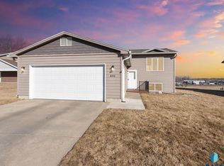 8016 W Browning St, Sioux Falls, SD 57106
