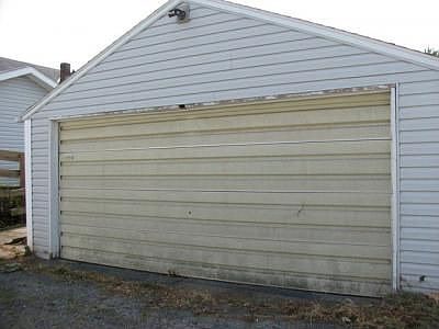 4th image of 784 Congress St