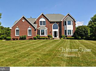 2 Briardale Ct, Columbus, NJ 08022