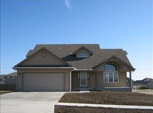 2650 SW Sherwood Park Dr, Topeka, KS 66614