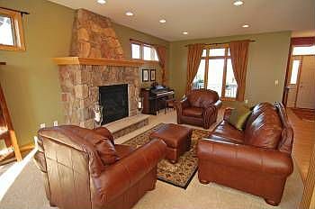 2nd image of 973 Parkview Ln