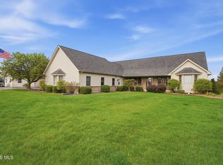 13095 Huffman Rd, Bowling Green, OH 43402