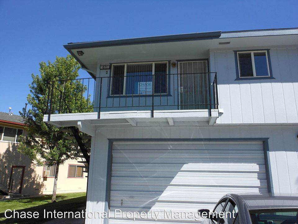 1st image of 671 Oakwood Dr