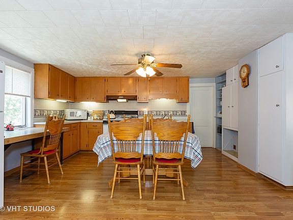 5th image of 26042 W 127th St