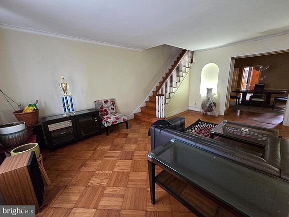 3rd image of 1633 Conlyn St