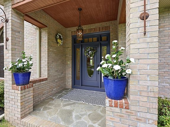 4th image of 33 Labrie Ln