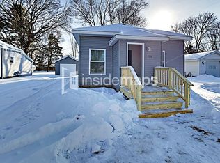 510 Cedar St, Breckenridge, MI 48615