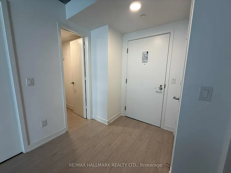 65 Mutual St #908 — Photo 19