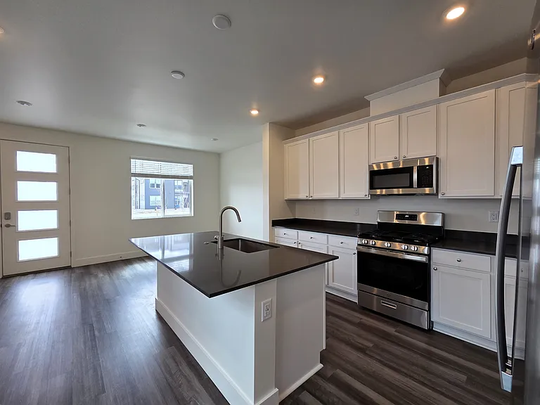 4819 Harvest Pkwy — Photo 4