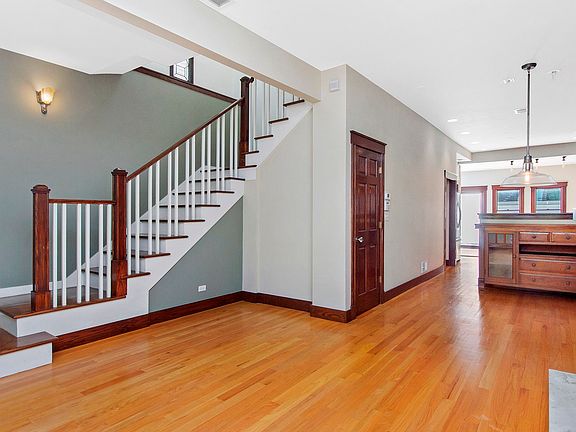 4th image of 2315 W Shakespeare Ave