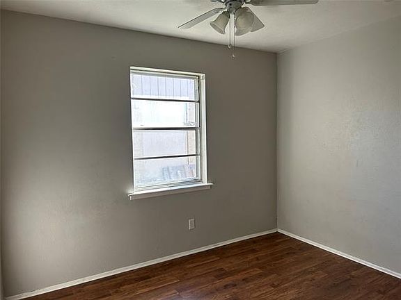 5th image of 1209 Meadowcrest Dr