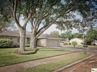 309 Trentwood Cir, Victoria, TX 77901