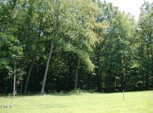 10 Sugar Maple Ln, New Fairfield, CT 06812