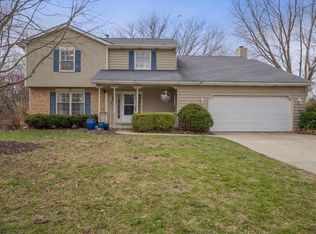 601 Watford Dr, Bloomington, IL