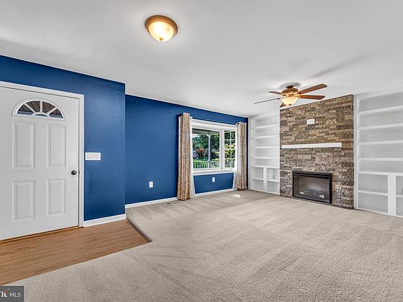 4th image of 10696 Moore Dr