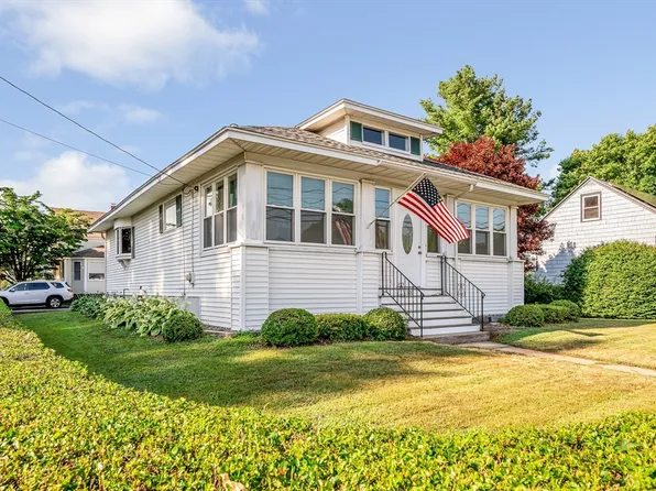 510 Pleasant St, Dracut, MA 01826