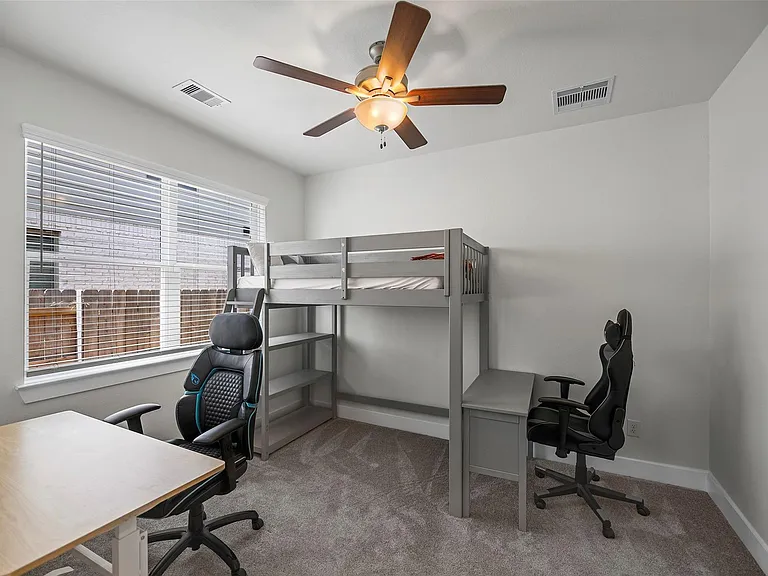 7115 Prairie Heights Dr — Photo 4