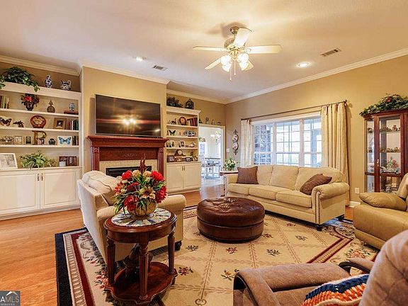 5th image of 3830 Orchard Way