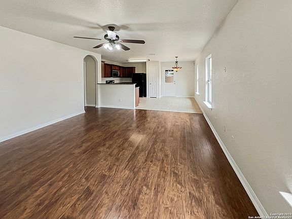3rd image of 6906 LUCKEY PATH