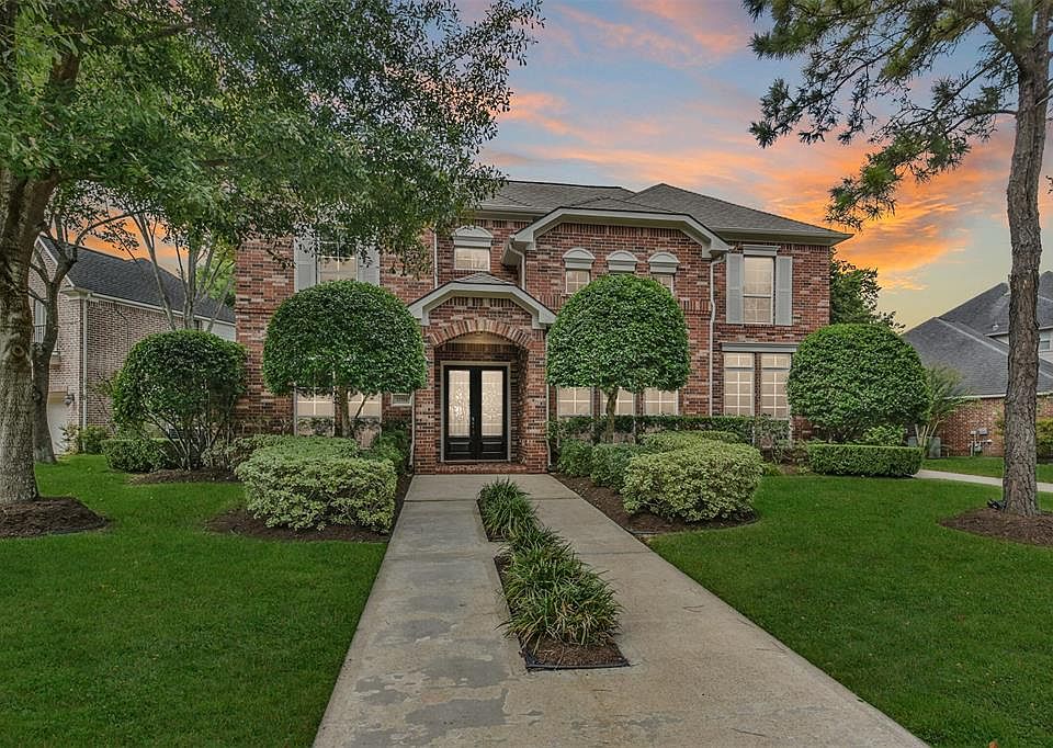Welcome home to 22514 Arbor Stream Dr.