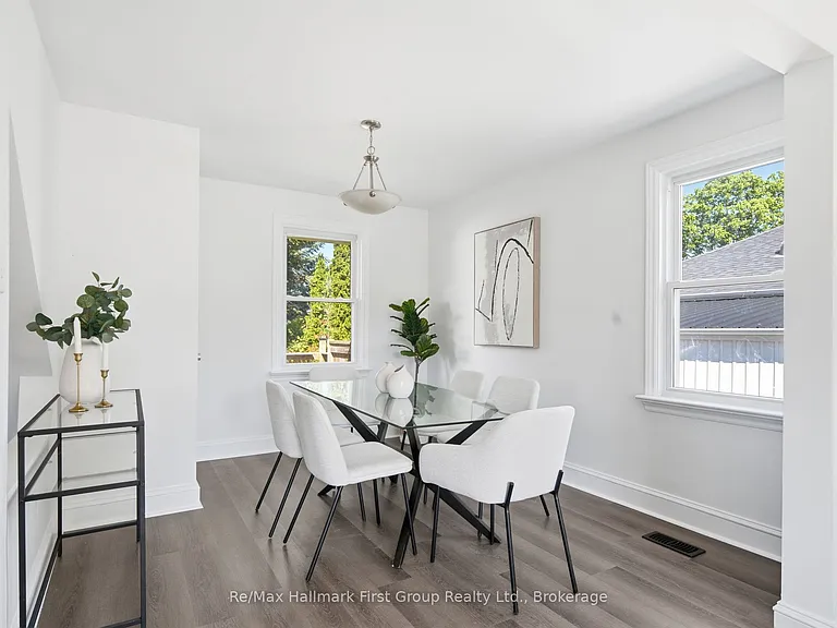 573 Sinclair St — Photo 14