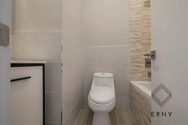 Rented by ERNY LLC | media 7