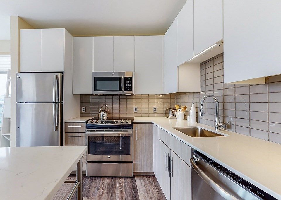 1st image of 180 Telford St #614