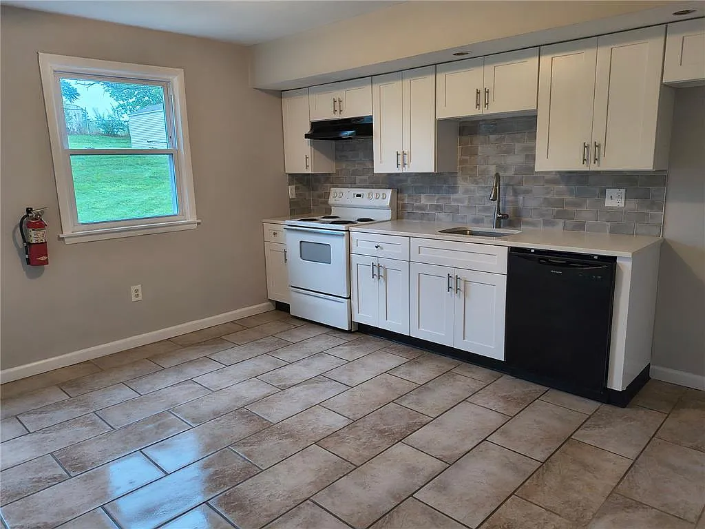 2 bed, 1.0 bath, 1002 sqft, $1,595 — Photo 4
