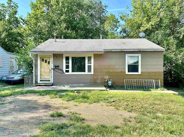 233 Larry St, Augusta, KS 67010
