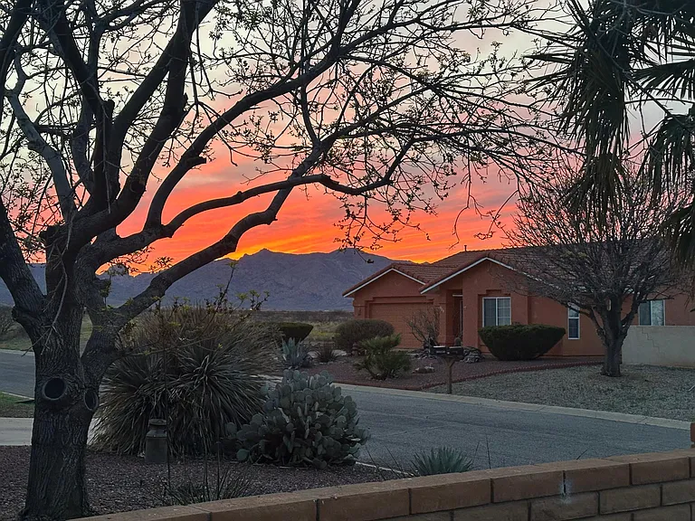 914 E Saguaro Dr — Photo 21