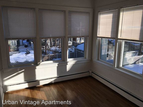 4th image of 2309 Irving Ave S #11