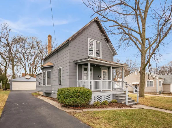 627 N 14th St, Dekalb, IL 60115