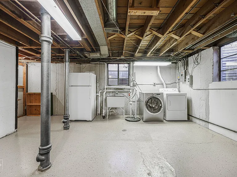 283 S Fair Ave — Photo 29