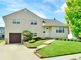 29 Hastings Rd, Massapequa, NY 11758