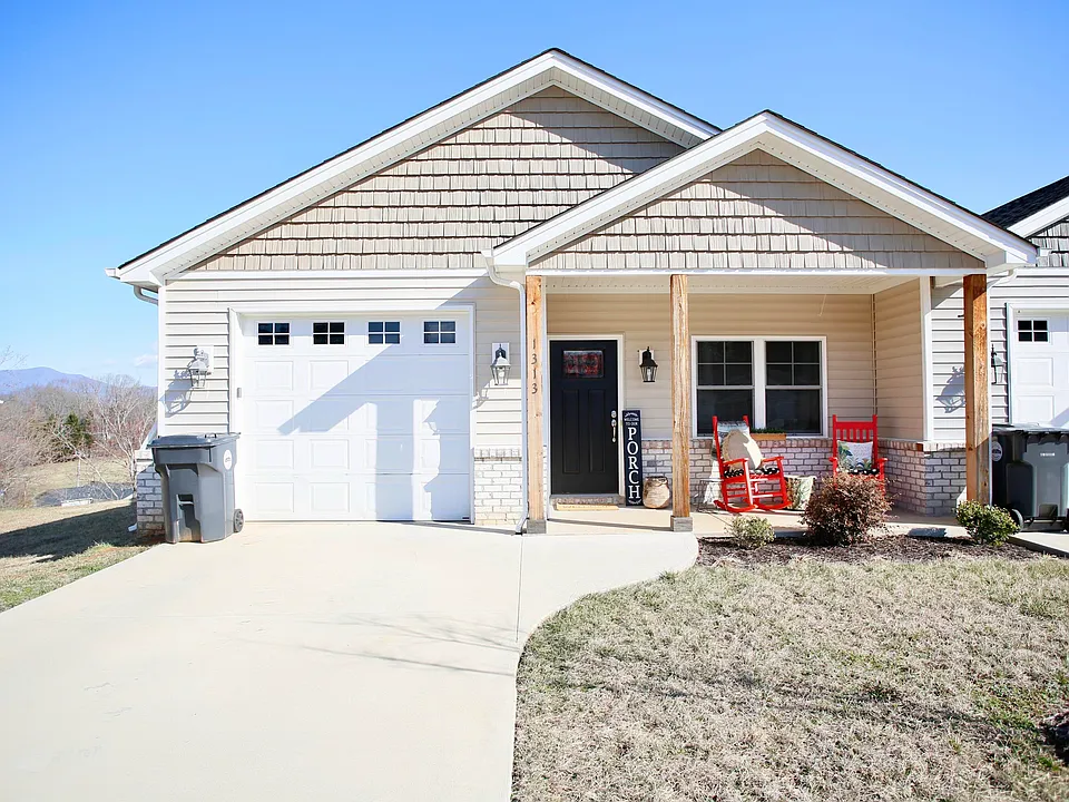 1313 Emerald View Ct