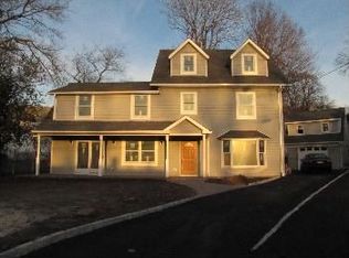 8 Dean Ct, Rutherford, NJ 07070