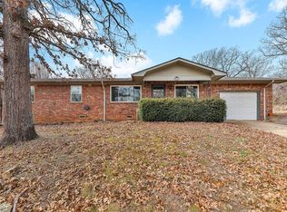 121 Gilbert Dr, Eufaula, OK 74432