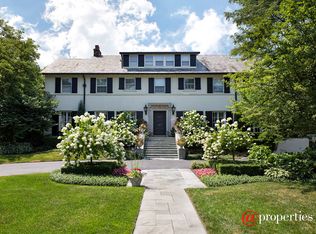 610 Essex Rd, Kenilworth, IL 60043