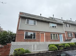 61 Grove St APT A, Stamford, CT 06901