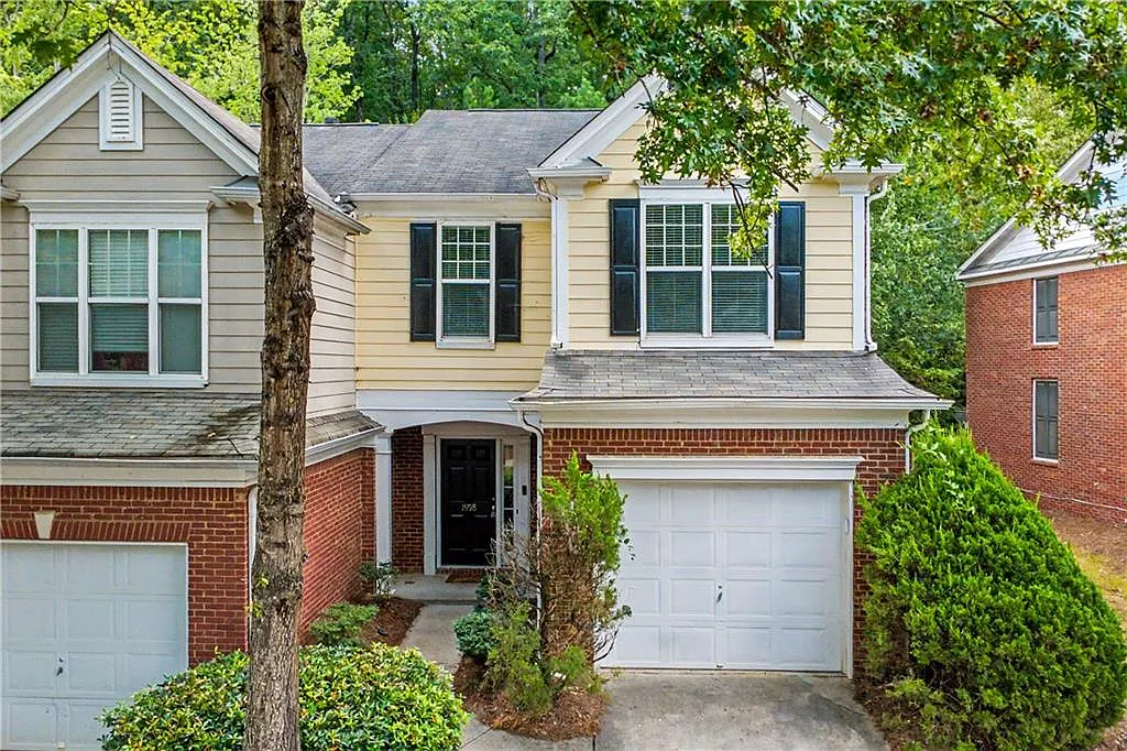 3 bed, 2.5 bath, 1644 sqft, $2,200 — Photo 1