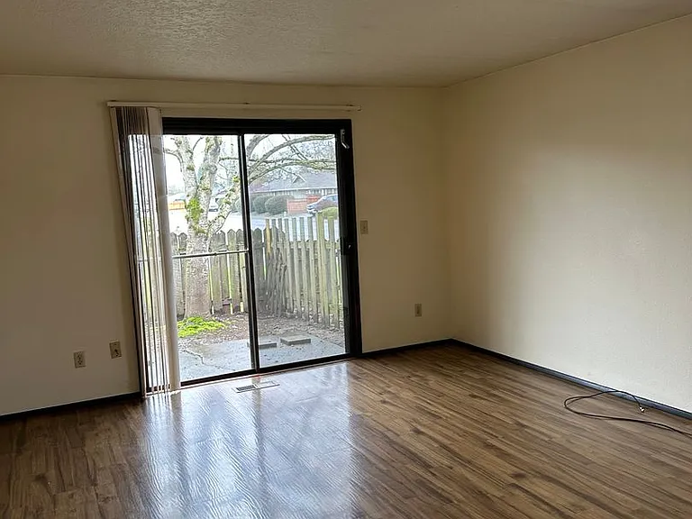 427-4204-6 Evergreen — Photo 14