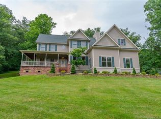 536 Eagles Ln, New Albany, IN 47150