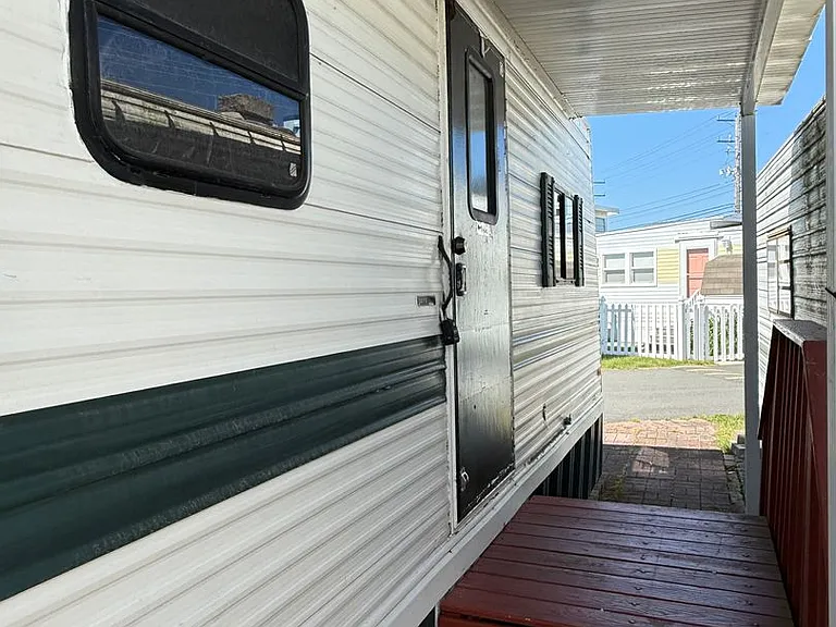 111 Marine Cir #16 — Photo 2
