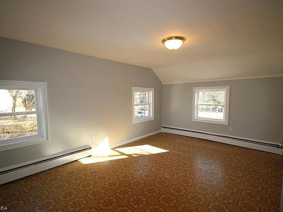 5th image of 266 W Mount Pleasant Ave