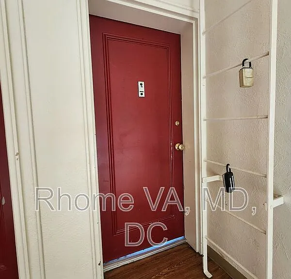 6192 Greenwood Dr #202 — Photo 2