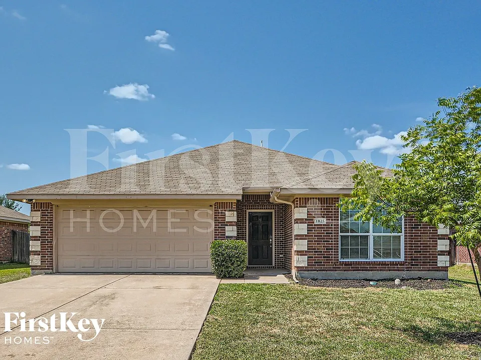 1825 Ridgecrest Dr
